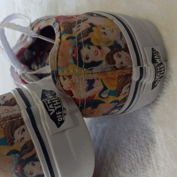 Vans × Disney Rare Authentic Multi Disney Princess Print Shoes Unisex - Picture 10 of 14